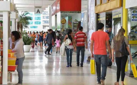 Comércio cresce 0,5% em fevereiro e atinge maior patamar da história